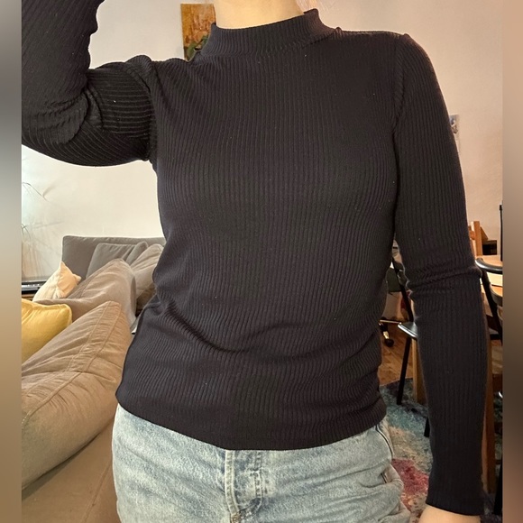 Uniqlo Tops - Navy blue, ribbed long sleeve mock neck short. Uniqlo women’s small.